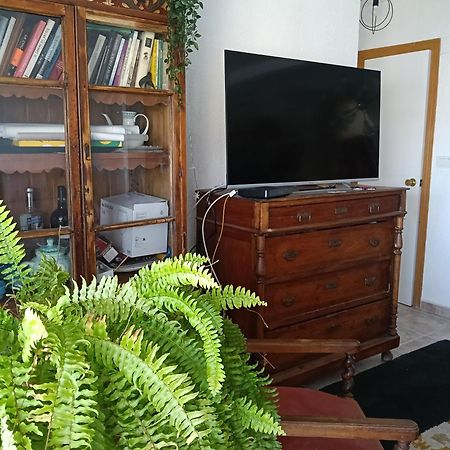 Coty'S Beach, Habitaciones En Casa Compartida 贝纳尔马德纳 外观 照片